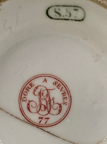 SEVRES MANUFACTURE NATIONALE - PAIRE DE VASES...