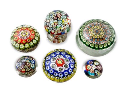 CINQ PRESSE-PAPIERS SULFURE MURANO Moderne...
