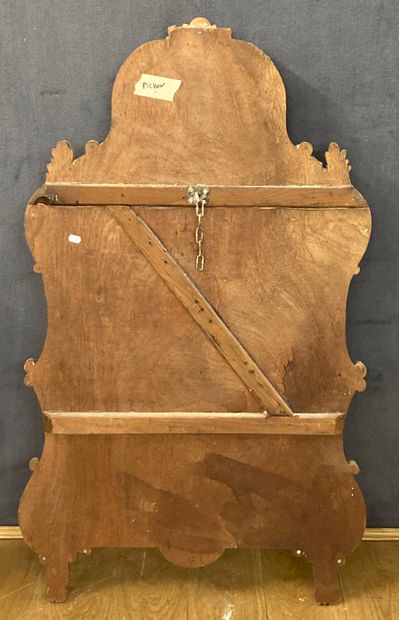 MIROIR A PARECLOSES de forme mouvementée...