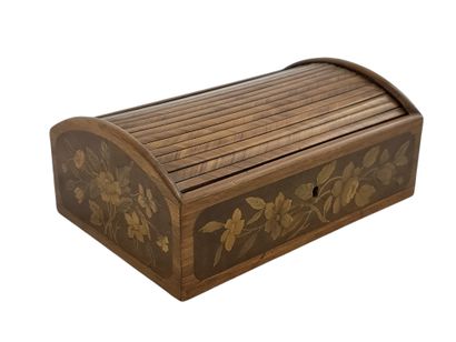 COFFRET RECTANGULAIRE à couvercle bombé de...