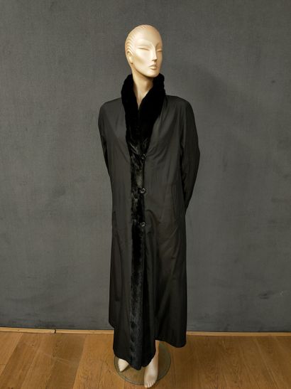 PELISSE REVERSIBLE en soie noire et vison...