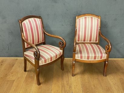 PAIRE DE FAUTEUILS A CROSSES d'Epoque Restauration...