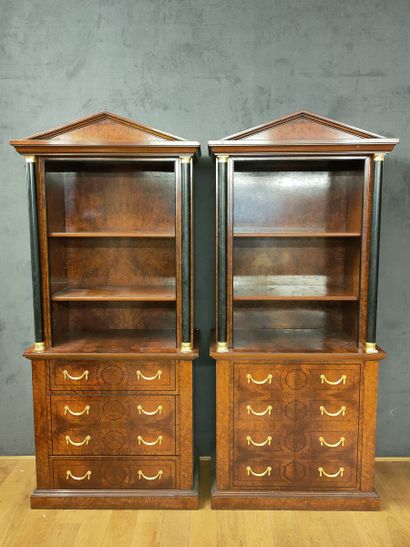 PAIRE DE BIBLIOTHEQUES ET PAIRE DE BOUTS...