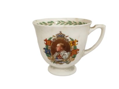TASSE COMMEMORATIVE DU COURONNEMENT D'EDOUARD...