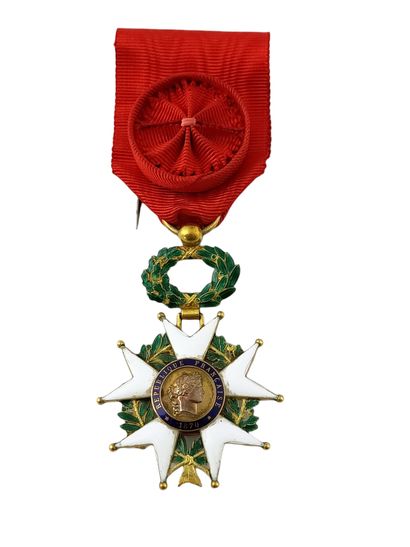 ORDRE DE LA LEGION D HONNEUR 

ETOILE D'OFFICER...