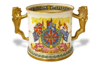 RARE TIMBALE COMMEMORANT LE COURONNEMENT...
