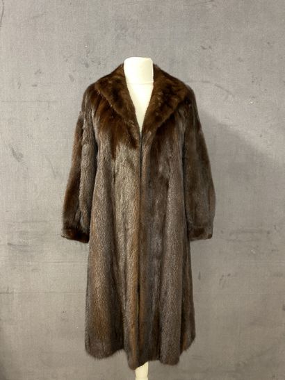 MANTEAU en fourrure de vison SAGA, manches...