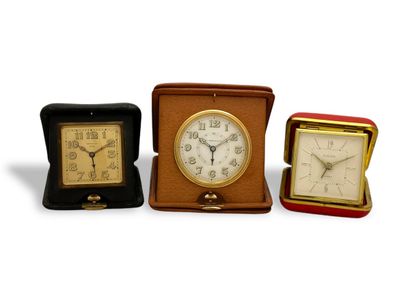 3 PENDULETTES DE VOYAGE, deux Circa 1930...