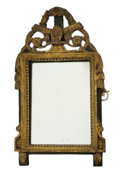 PETIT MIROIR de Style Louis XVI XXème siècle...