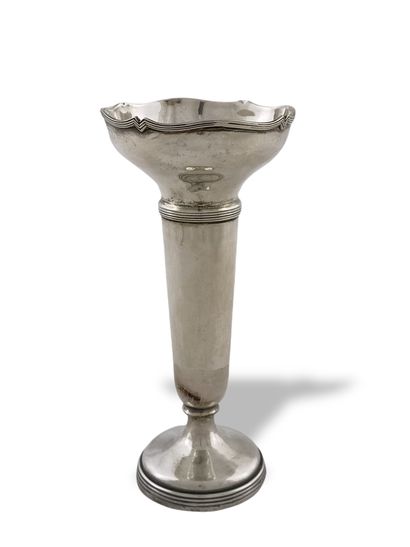 VASE CORNET SOLIFLORE à col dentelé - Angleterre...