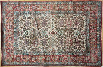 TAPIS ISPHAN (chaîne et trame en coton, velours...