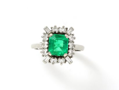 Bague en or 750 et platine 850 millièmes...