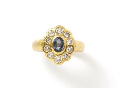 Petite bague marquise en or 750 millièmes...