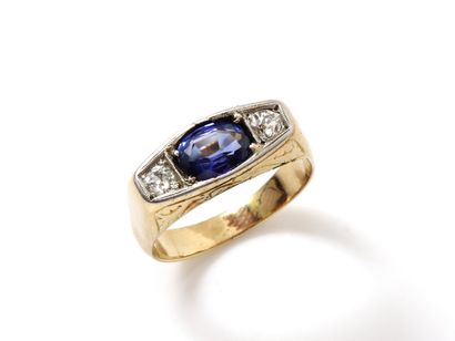 Bague jonc anglais en or 750 millièmes finement...