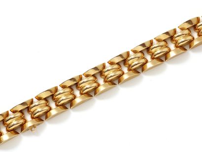 Bracelet tank en or rose 750 millièmes, composé...