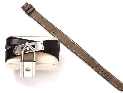 HERMES ''KELLY''

Montre bracelet de dame...