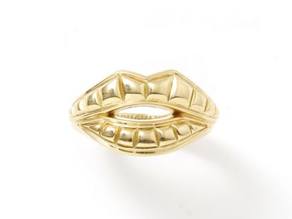 BOUCHERON

Bague en or 750 millièmes à décor...