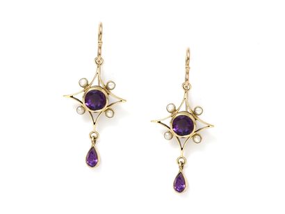 Paire de pendants d'oreilles en or 375 millièmes,...