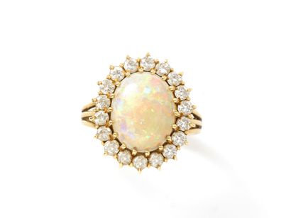 Bague marquise en fil d'or 750 millièmes...
