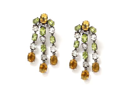 Paire de pendants d'oreilles en argent 800...