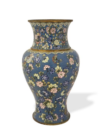 CHINE XIXème Siècle

VASE BALUSTRE en cuivre...