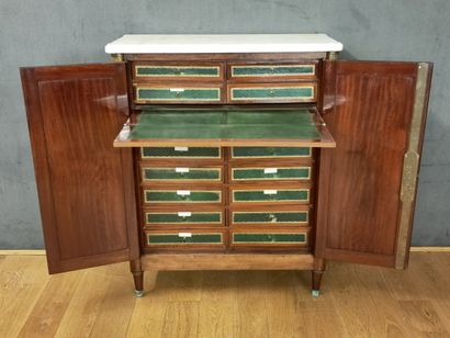 MEUBLE DE BUREAU (de commande) d'Epoque Louis...