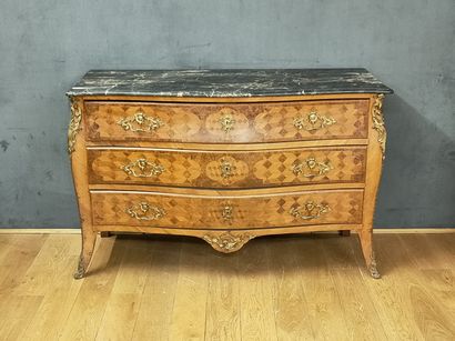 COMMODE 