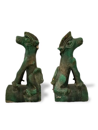 CHINE Fin de la dynastie MING (1368-1644)

PAIRE...