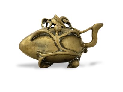 CHINE Circa 1900

BRULE PARFUM en bronze...