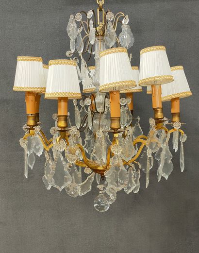 LUSTRE à 10 bras de lumière de Style XVIIIème...