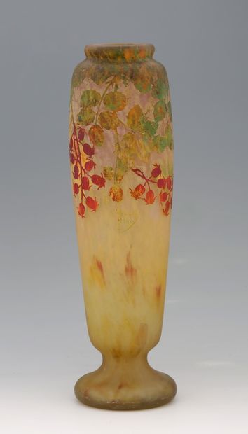 DAUM Nancy

IMPORTANT VASE

Acid-etched glass...