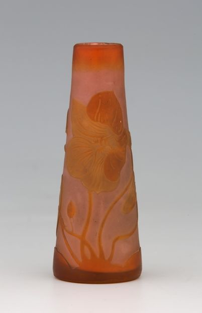 Ets Gallé (1904-1936)

VASE MINIATURE 

Acid-etched...