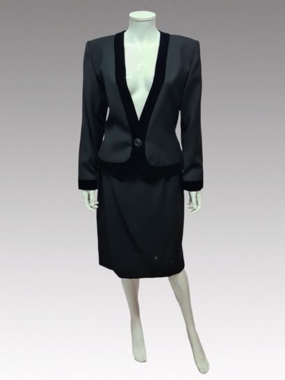 Yves SAINT LAURENT Variation - Fall/Winter...