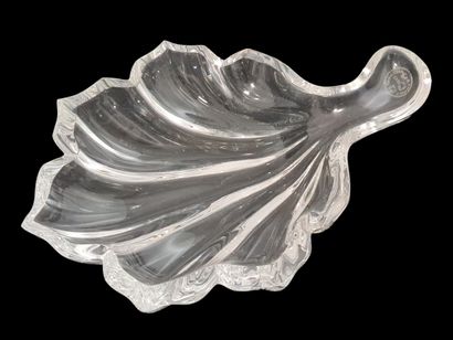 BACCARAT-BAGUIER FEUILLE in molded white...