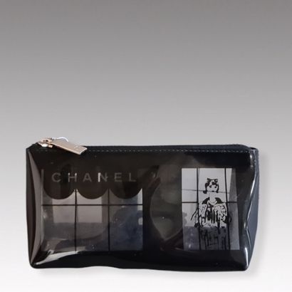 CHANEL - KIT 18 cm in black PVC, translucent...