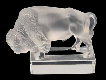 LALIQUE FRANCE - BISON PAPER PRESS in molded-pressed...