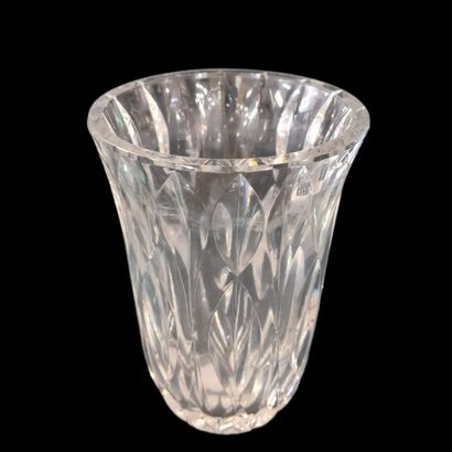 SAINT-LOUIS - White cut crystal CORNET VASE,...