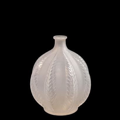 René LALIQUE - SMALL VASE MODELE MALINES...
