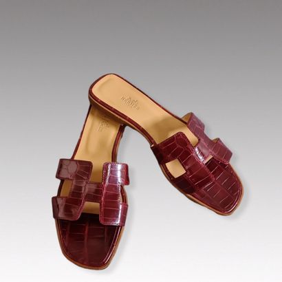 HERMES Paris made in Italy - PAIR OF SANDALS...