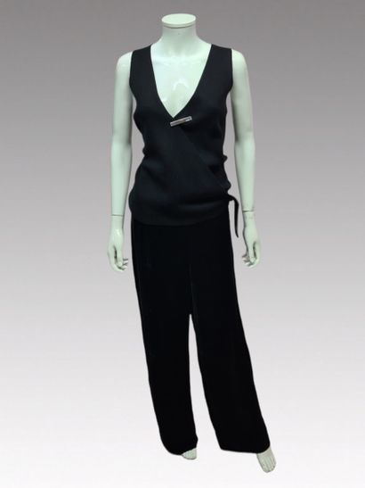 GUCCI, ARMANI - Lot composed of a black cashmere...