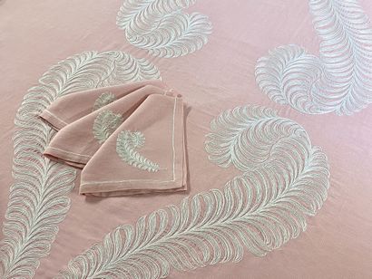 BELLE NAPPE RECTANGULAIRE ET SES 12 SERVIETTES...