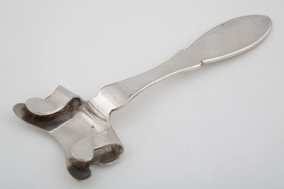 Plain silver plated metal HANDLE England...