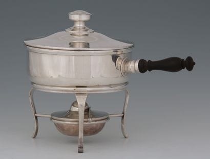 COVERED STOVE AND ITS HEATER in plain silver...
