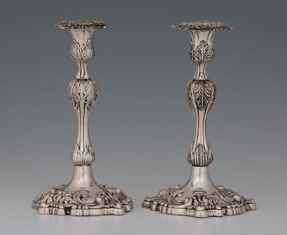 PAIR OF TABLE FLAMPS in silver plated metal...