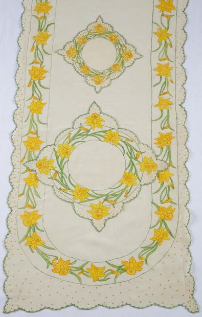 CHEMIN DE TABLE, SES 8 SERVIETTES (ou dessous...