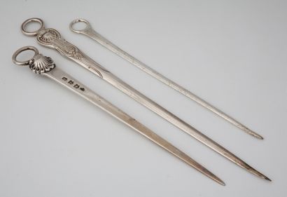 TROIS BROCHETTES en argent 800 Millièmes...