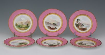 SET OF 6 ROUND ROUND PLATES WITH MOVING EDGE...