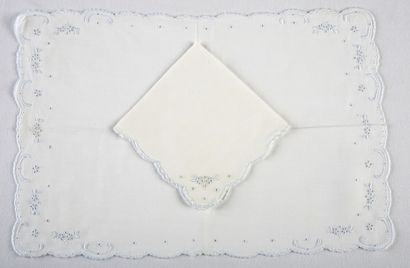 SUITE DE 6 SETS DE TABLE ET SES 6 SERVIETTES...