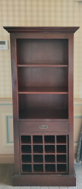 MEUBLE A CASIERS en bois naturel

180 x 58...