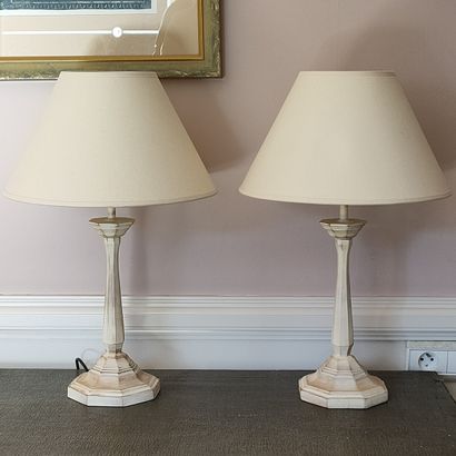 PAIRE DE LAMPES en composition blanc cassé

H....